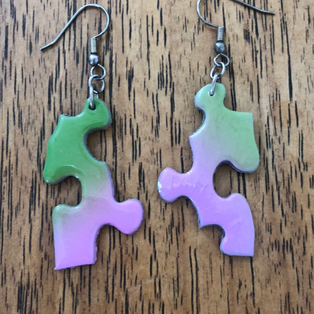 Final Sale! Gorgeous airbrush puzzle earrings